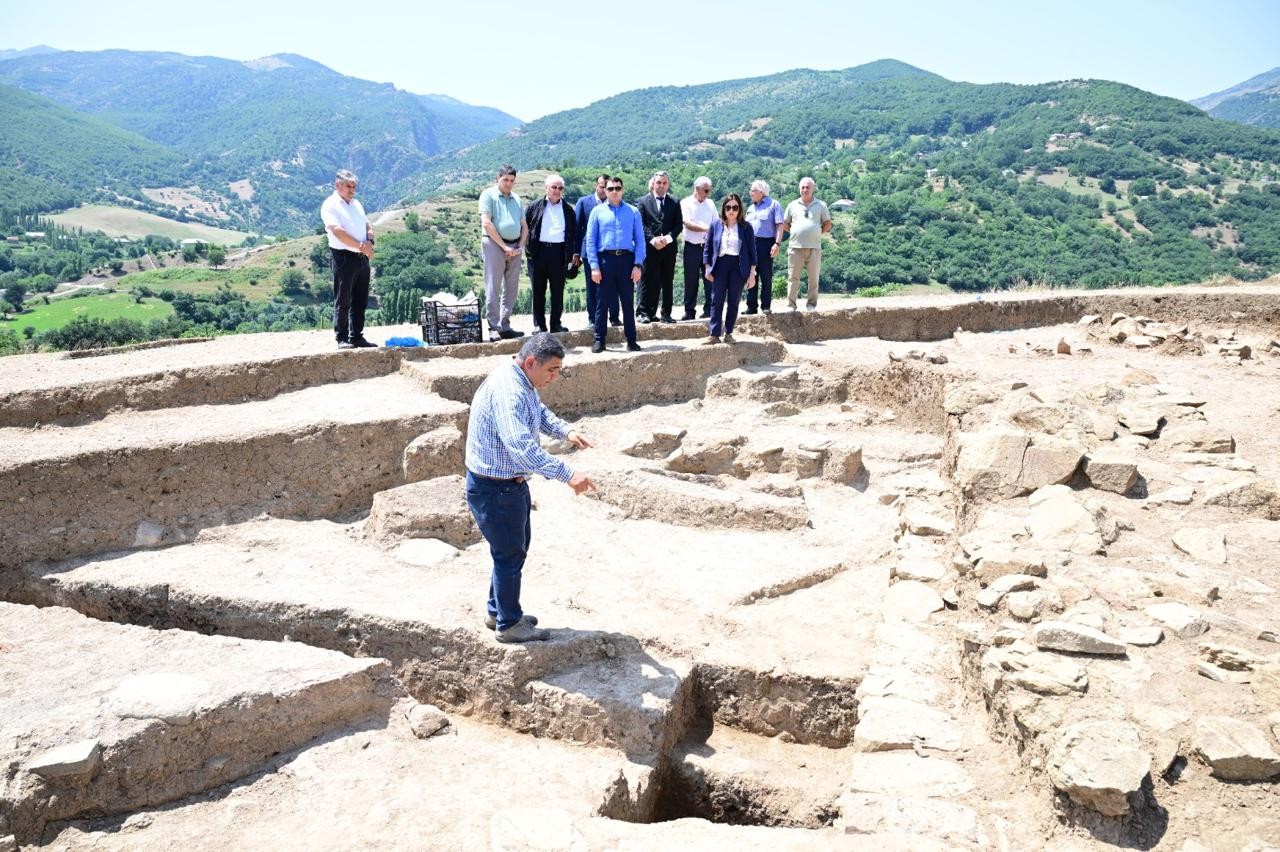 Mədəniyyət naziri Yardımlıda aparılan arxeoloji tədqiqat işləri ilə tanış olub - FOTOLAR